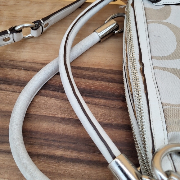 Coach Cream & Beige Bag, Detachable Strap, Double Zip Closure, VERY Substantial - Picture 6 of 12
